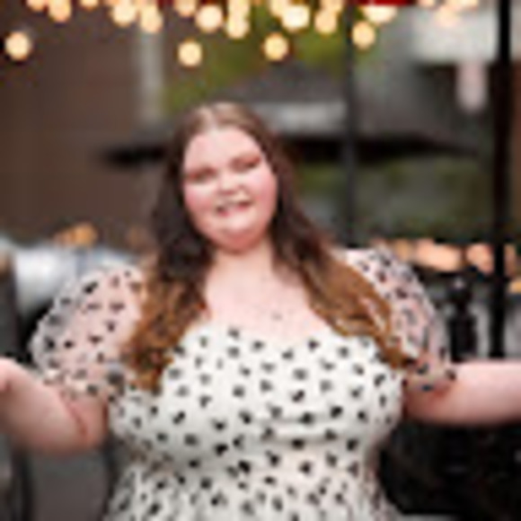 Meet your Posher, Isabelle - Picture 1 of 1